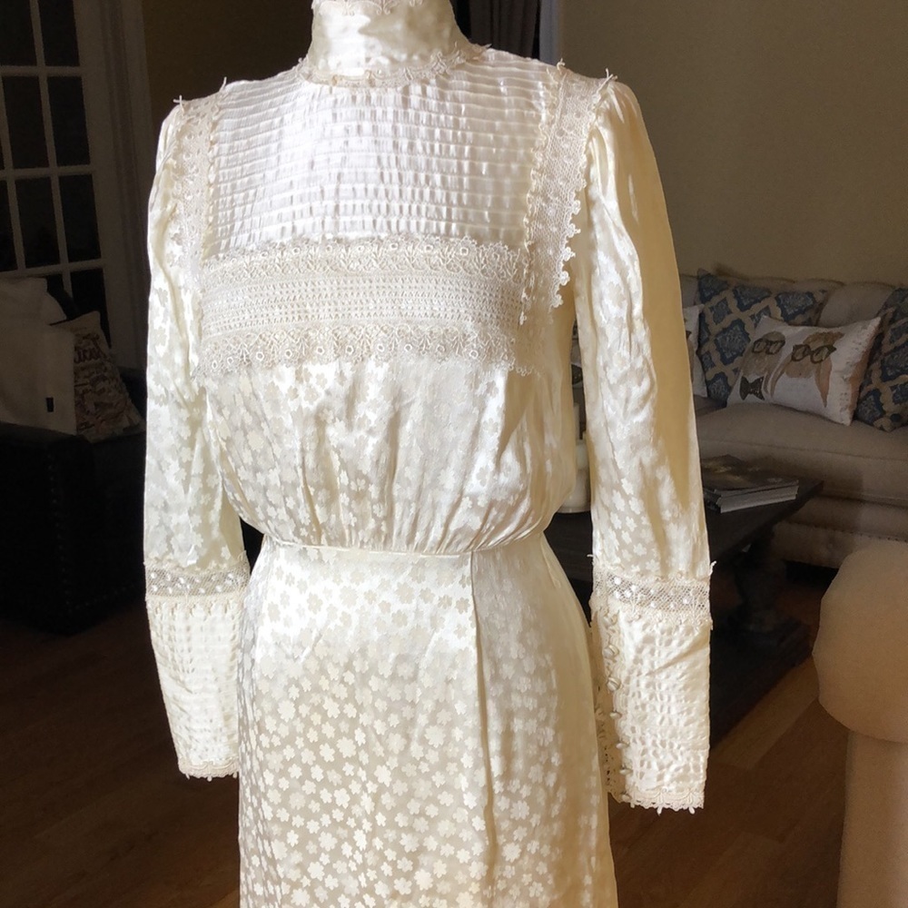 Gunne Sax Bridal Collection Ivory Dress - Picture 4 of 17